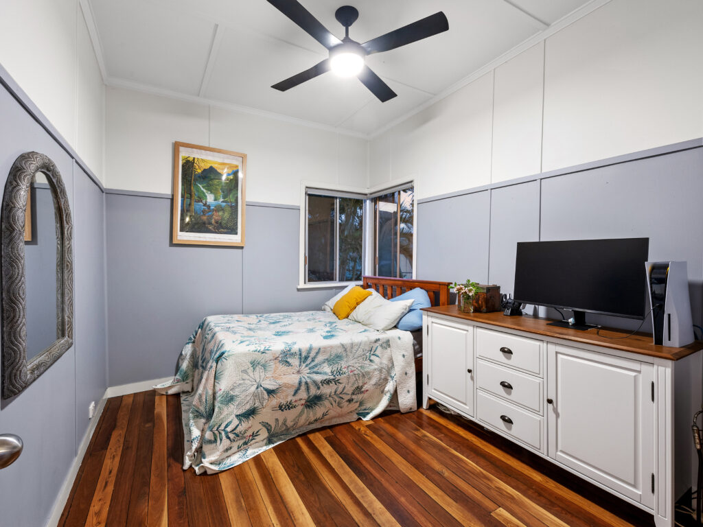House-Raceview-QLD-R2-3884950