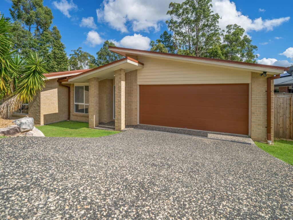 House-Deebing Heights-QLD-R2-3895172