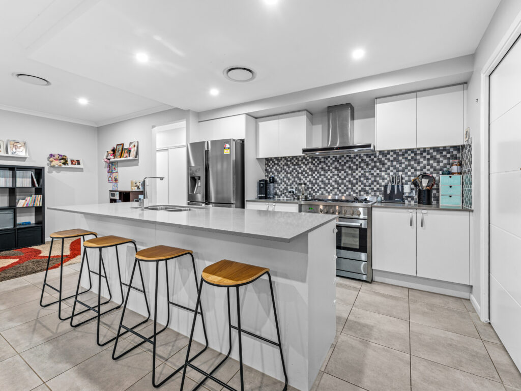 13 Pioneer Street, Redbank Plains, QLD 4301