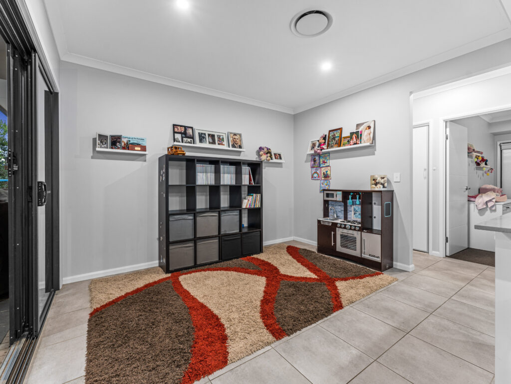13 Pioneer Street, Redbank Plains, QLD 4301