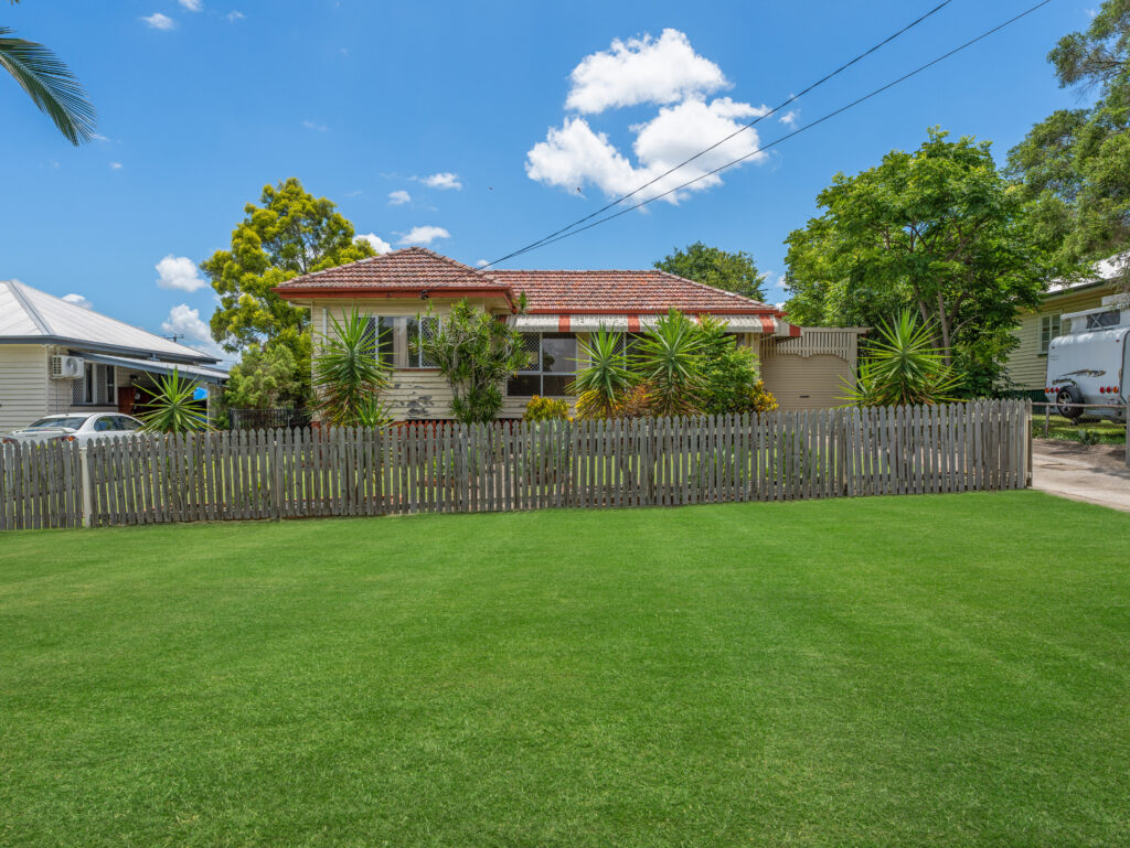 31 Crown Street, Silkstone, QLD 4304