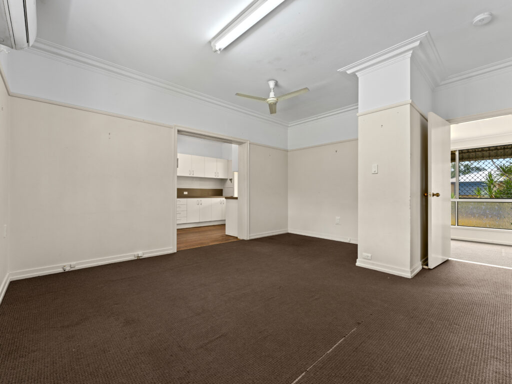 31 Crown Street, Silkstone, QLD 4304