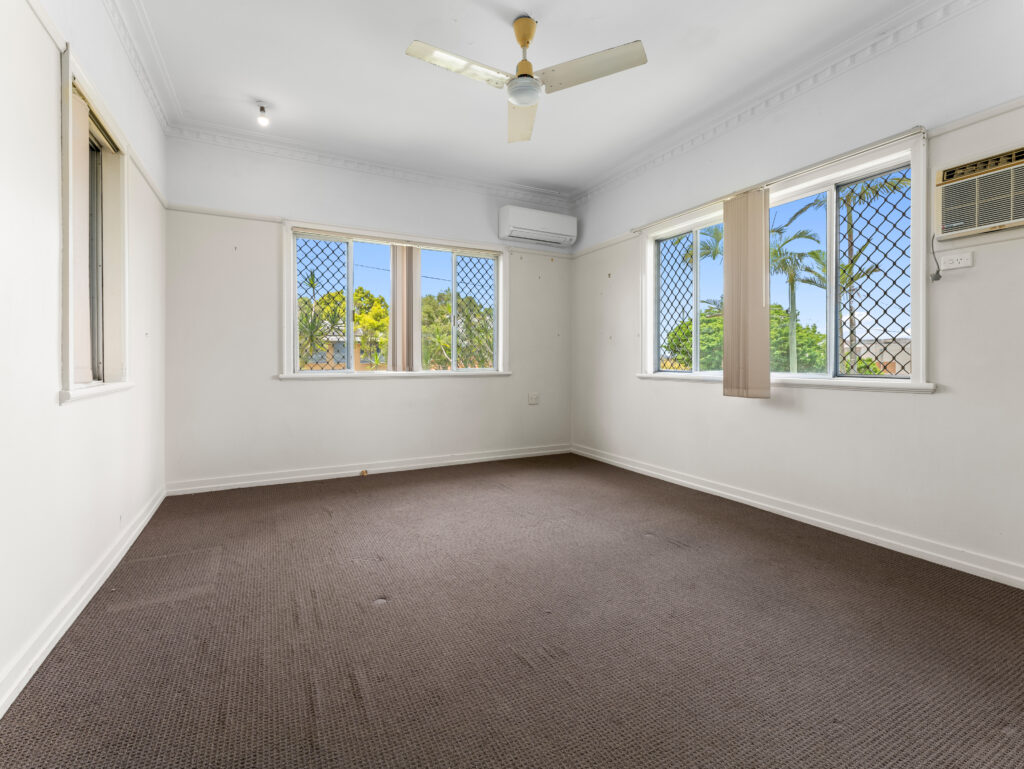 31 Crown Street, Silkstone, QLD 4304