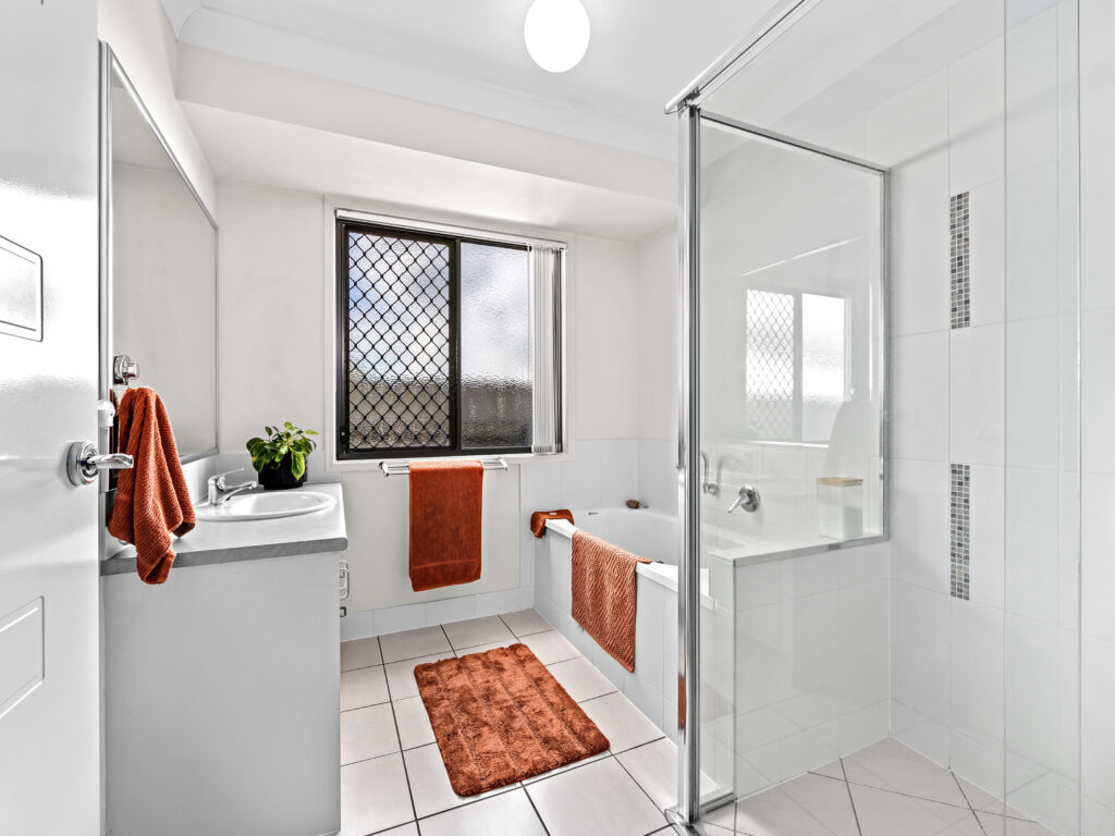 2/12 Nike Court, Wulkuraka, QLD 4305