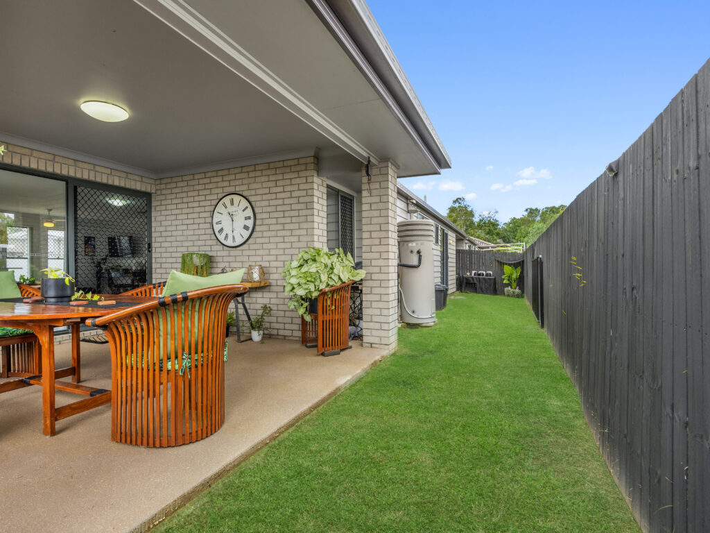 2/12 Nike Court, Wulkuraka, QLD 4305