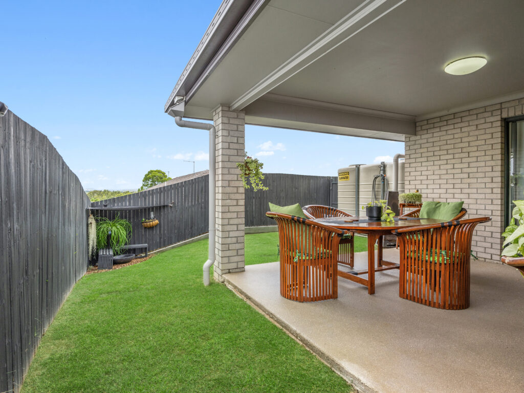 2/12 Nike Court, Wulkuraka, QLD 4305