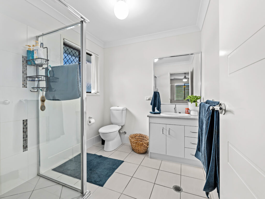 2/12 Nike Court, Wulkuraka, QLD 4305