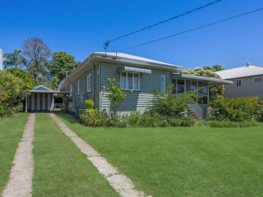 19 Easton Street, Silkstone, QLD 4304
