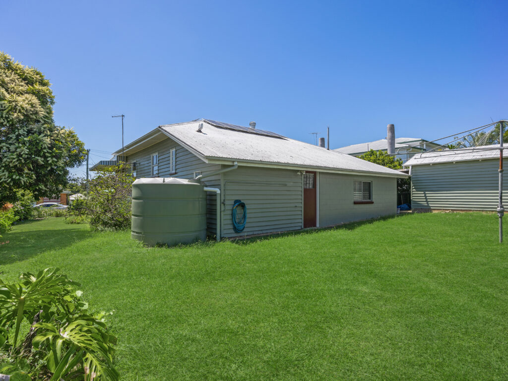 19 Easton Street, Silkstone, QLD 4304
