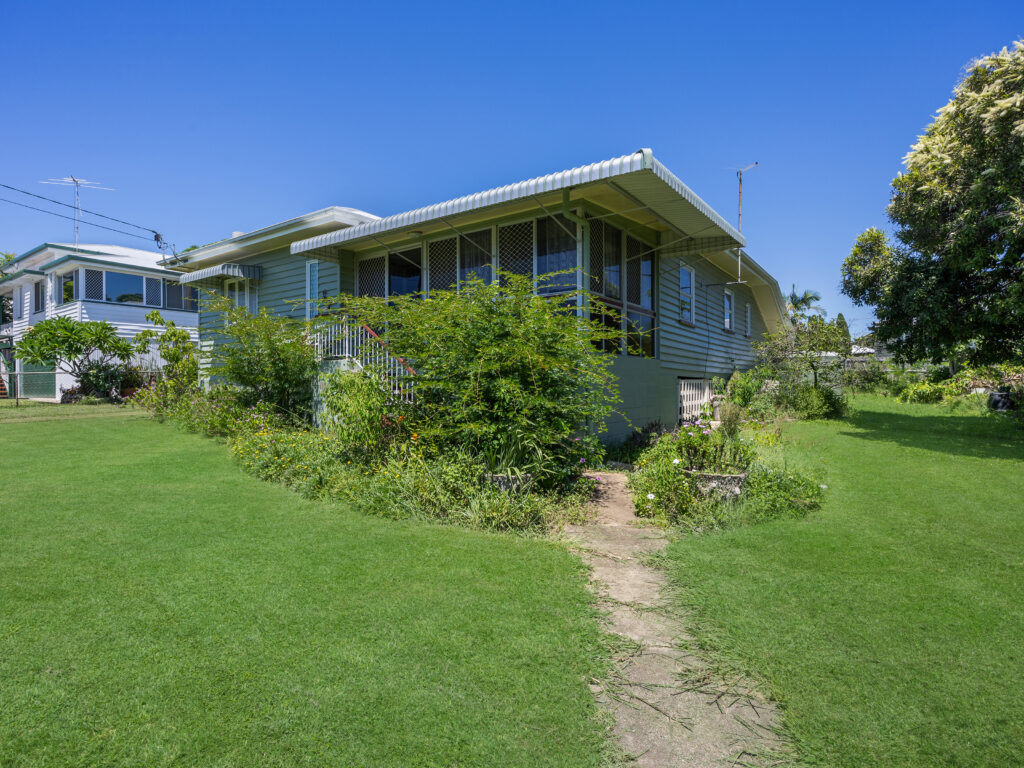 19 Easton Street, Silkstone, QLD 4304