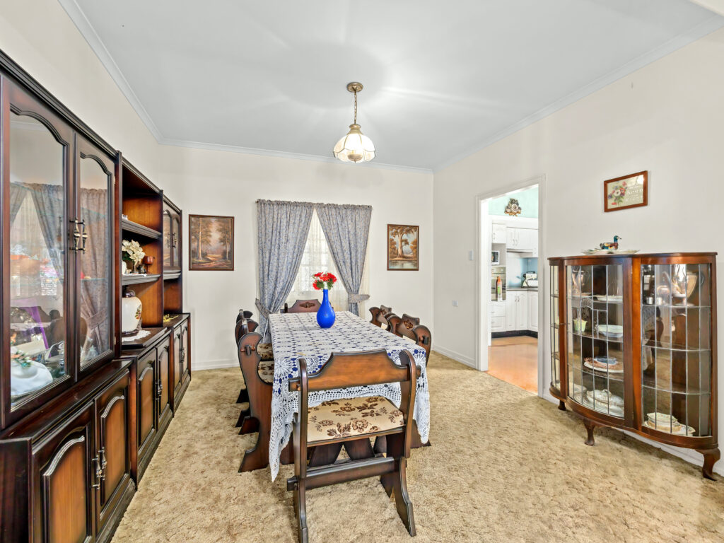 19 Easton Street, Silkstone, QLD 4304