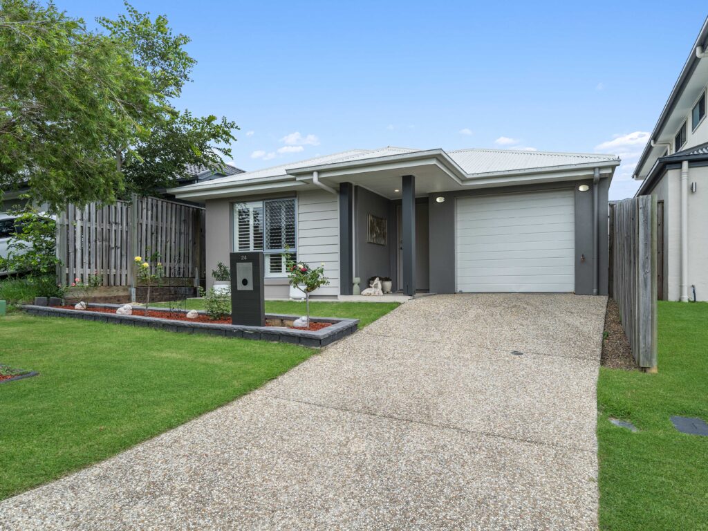 24 Jaffray Street, Bellbird Park, QLD 4300