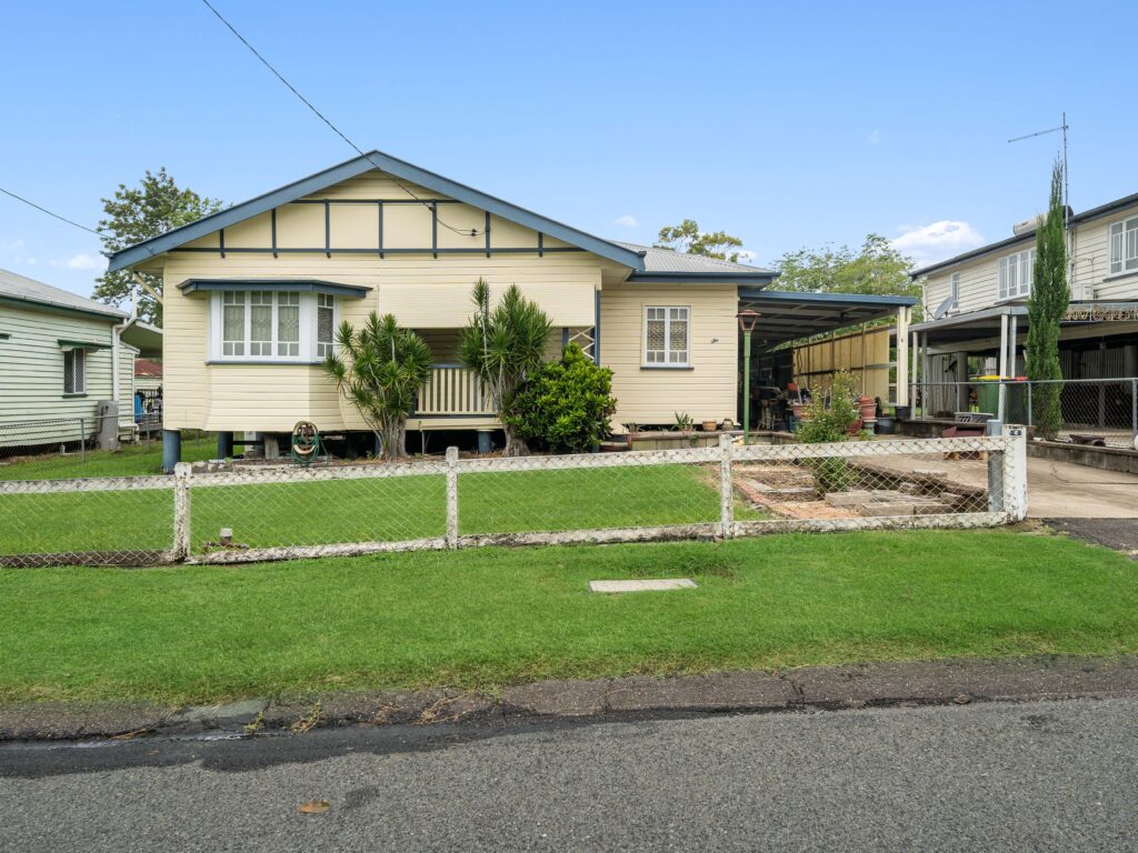 6 McGrath Lane, Booval, QLD 4304