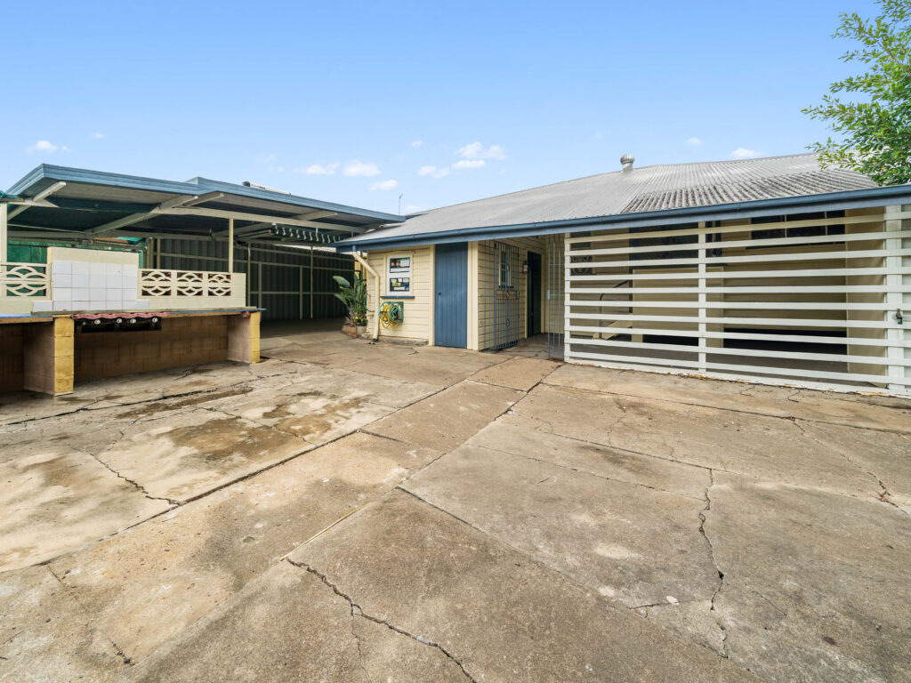 6 McGrath Lane, Booval, QLD 4304