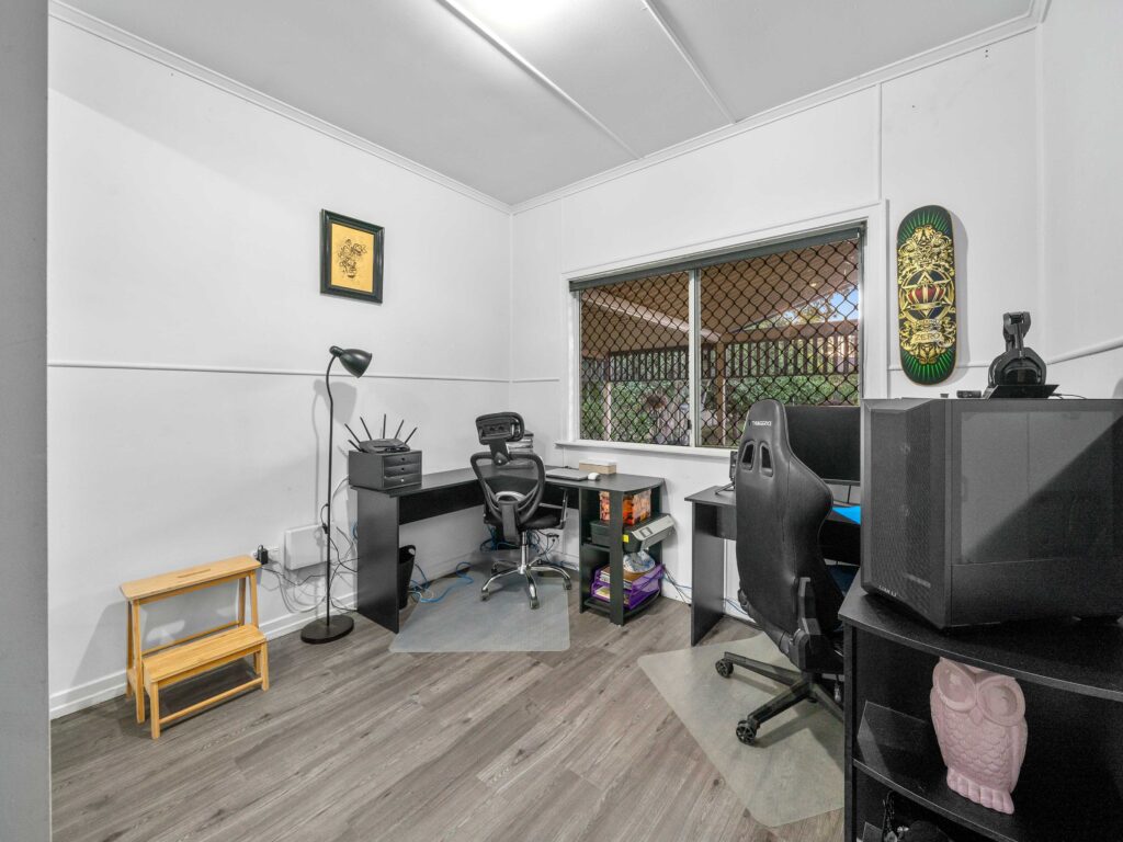 27 Duncan Street, Riverview, QLD 4303