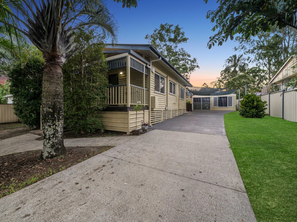 27 Duncan Street, Riverview, QLD 4303