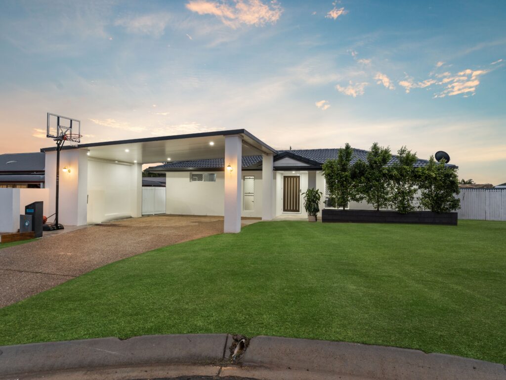 4 Japonica Court, Yamanto, QLD 4305
