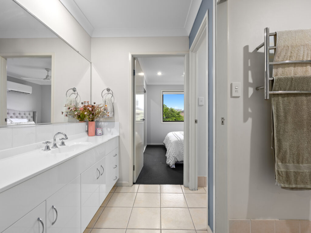 54 Elmwood Circuit, Springfield Lakes, QLD 4300