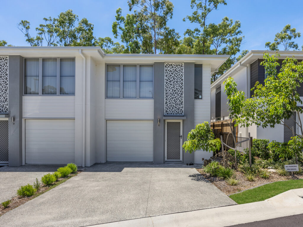 10/3 Cliffdale Place, Spring Mountain, QLD 4300