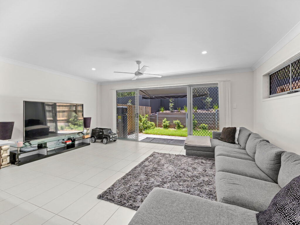 10/3 Cliffdale Place, Spring Mountain, QLD 4300