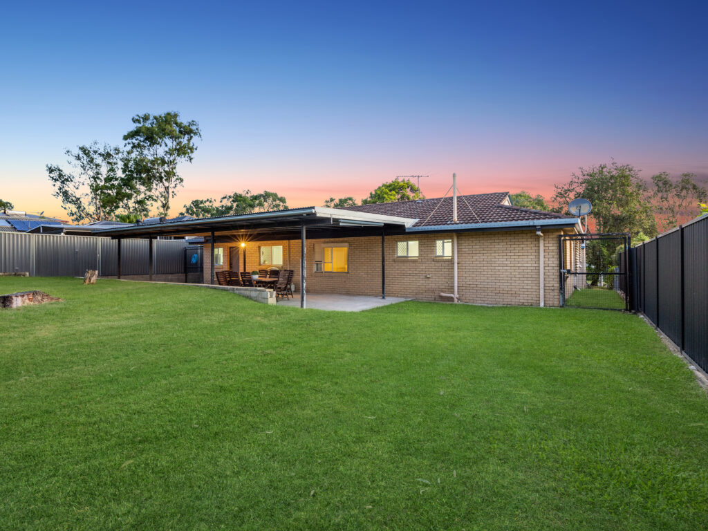 8 Scotts Road, Ripley, QLD 4306