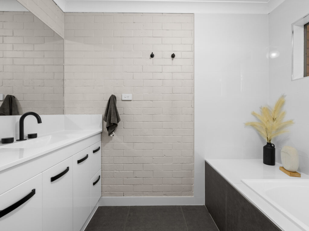 8 Scotts Road, Ripley, QLD 4306
