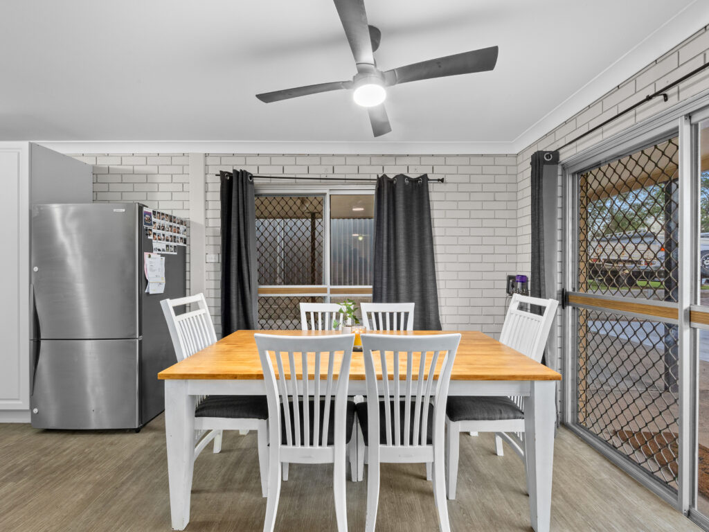 8 Scotts Road, Ripley, QLD 4306