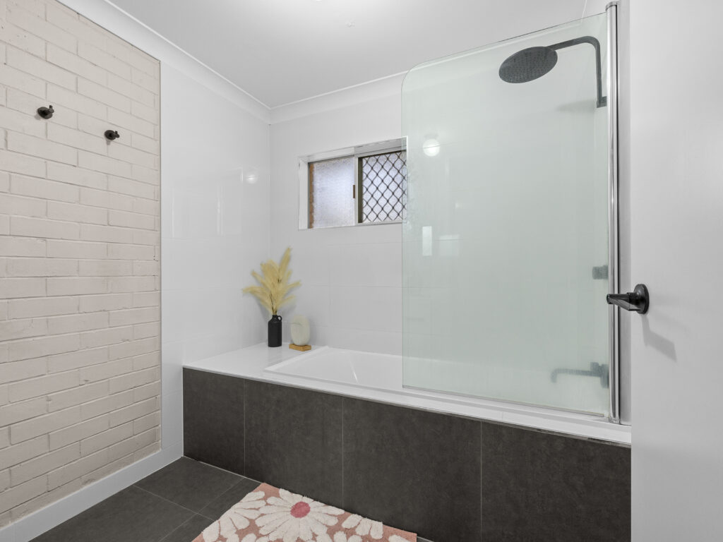 8 Scotts Road, Ripley, QLD 4306
