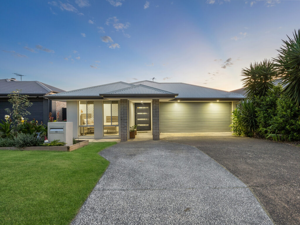 11 Heathcote Street, South Ripley, QLD 4306