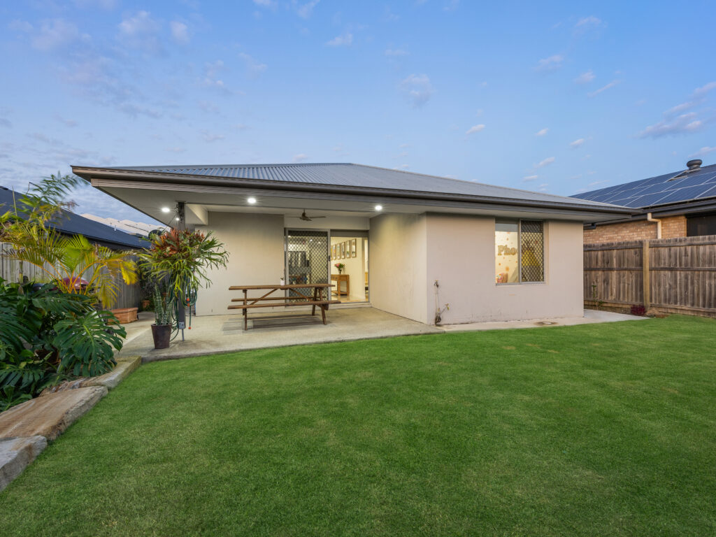 11 Heathcote Street, South Ripley, QLD 4306
