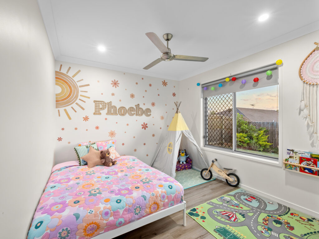 11 Heathcote Street, South Ripley, QLD 4306
