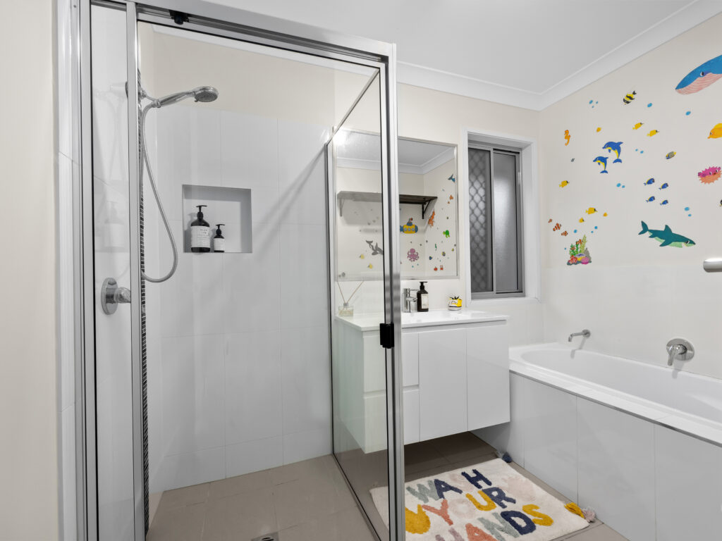 11 Heathcote Street, South Ripley, QLD 4306