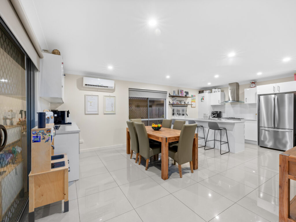 11 Heathcote Street, South Ripley, QLD 4306