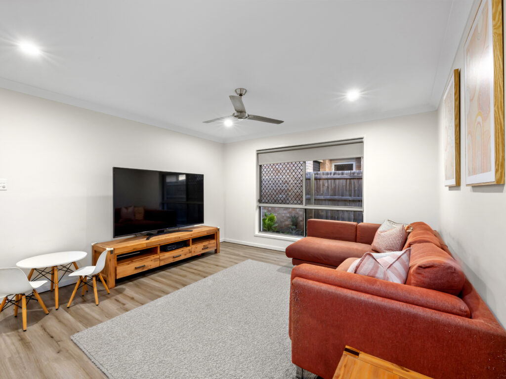 11 Heathcote Street, South Ripley, QLD 4306