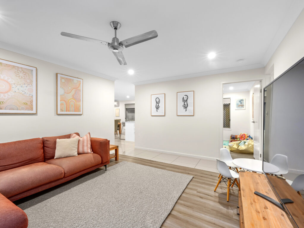 11 Heathcote Street, South Ripley, QLD 4306