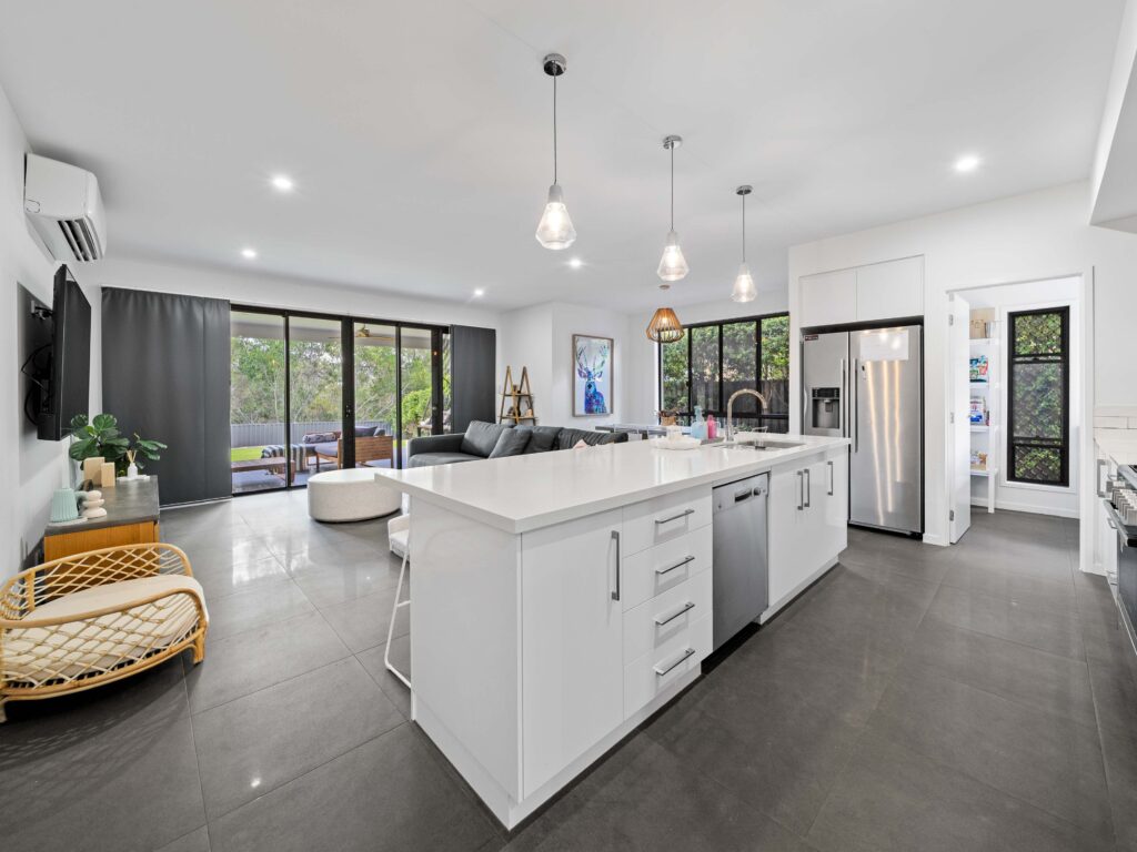 21 Dee Street, Deebing Heights, QLD 4306