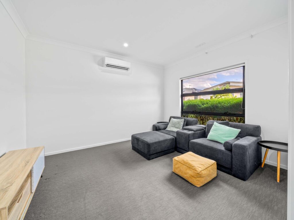21 Dee Street, Deebing Heights, QLD 4306