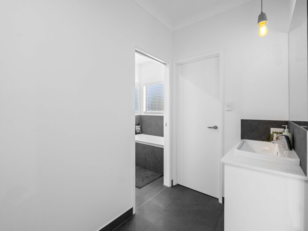 21 Dee Street, Deebing Heights, QLD 4306
