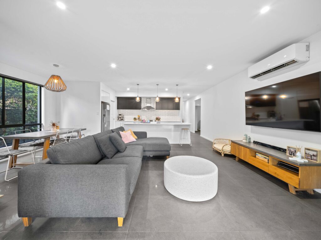 21 Dee Street, Deebing Heights, QLD 4306