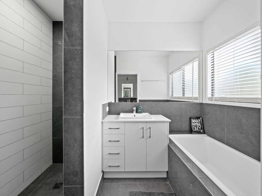 21 Dee Street, Deebing Heights, QLD 4306