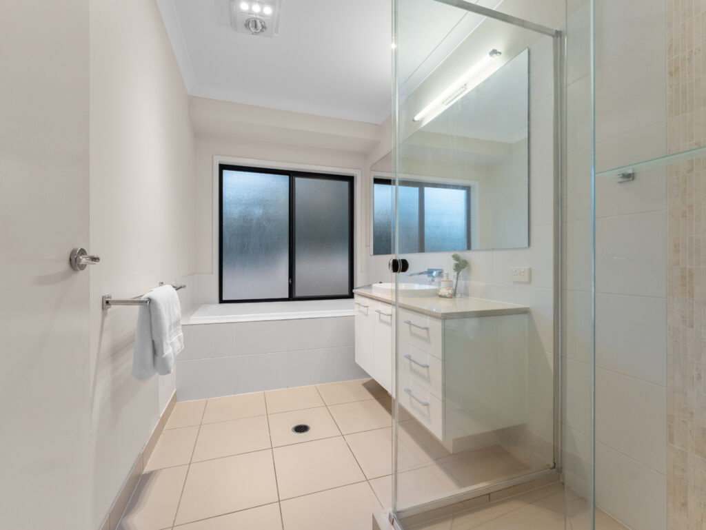 79 Chestnut Drive, Pine Mountain, QLD 4306