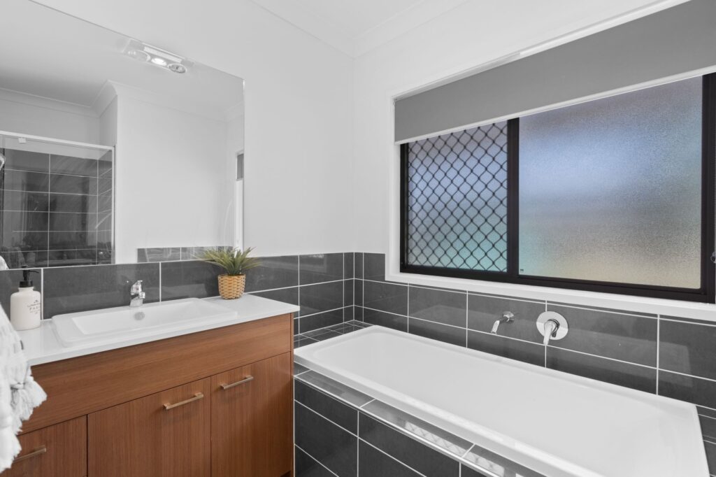 30 Bottlebrush Drive, Deebing Heights, QLD 4306