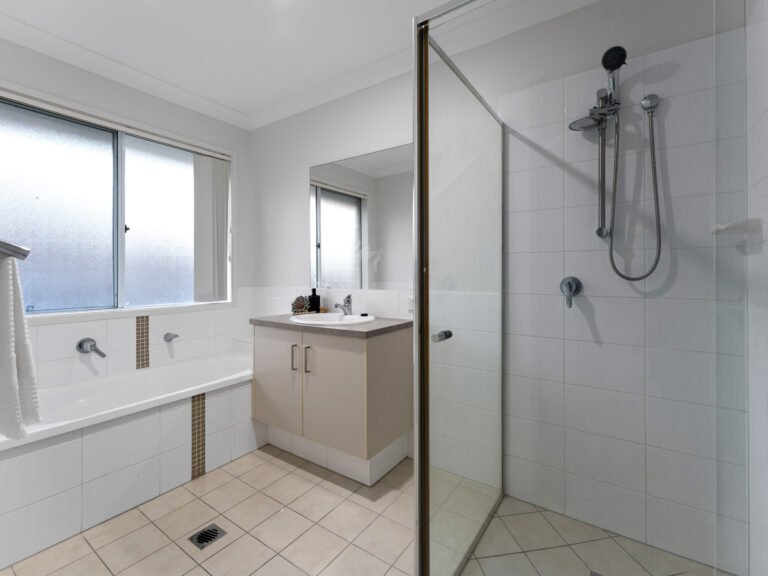 House-Redbank Plains-QLD-R2-3982880
