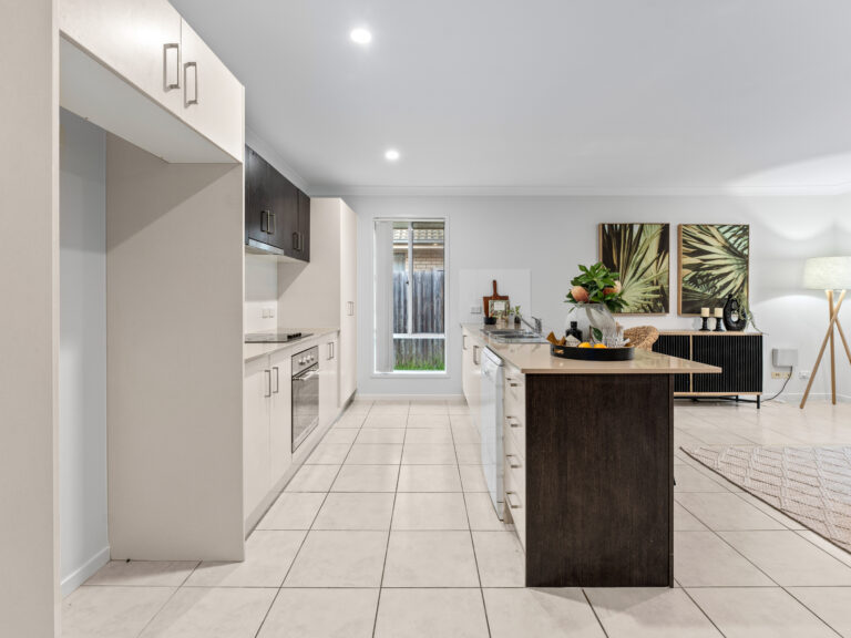 House-Redbank Plains-QLD-R2-3982880