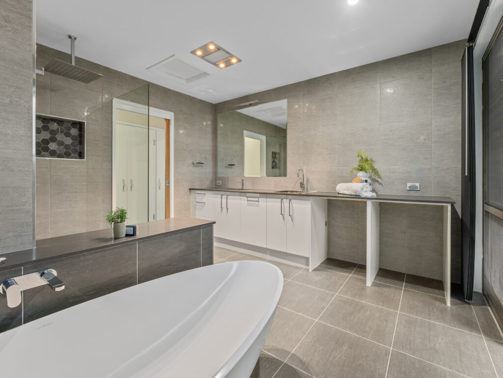 8 Jingara Court, Karana Downs, QLD 4306