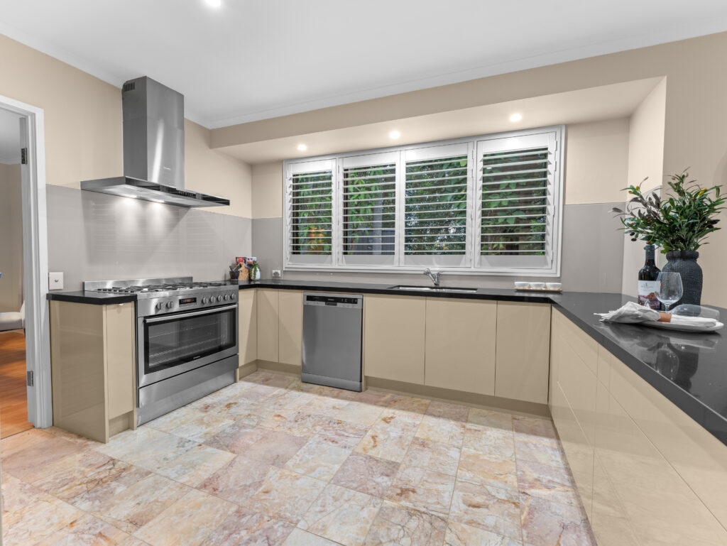 8 Jingara Court, Karana Downs, QLD 4306