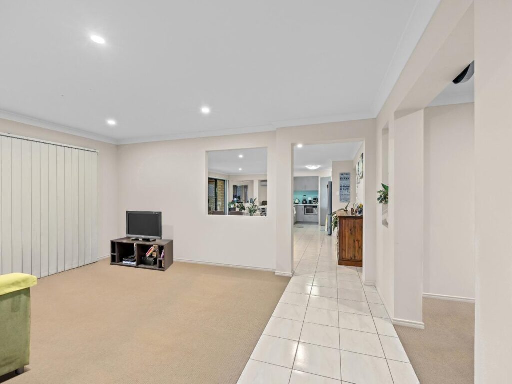 22 Harrison Grove, Deebing Heights, QLD 4306