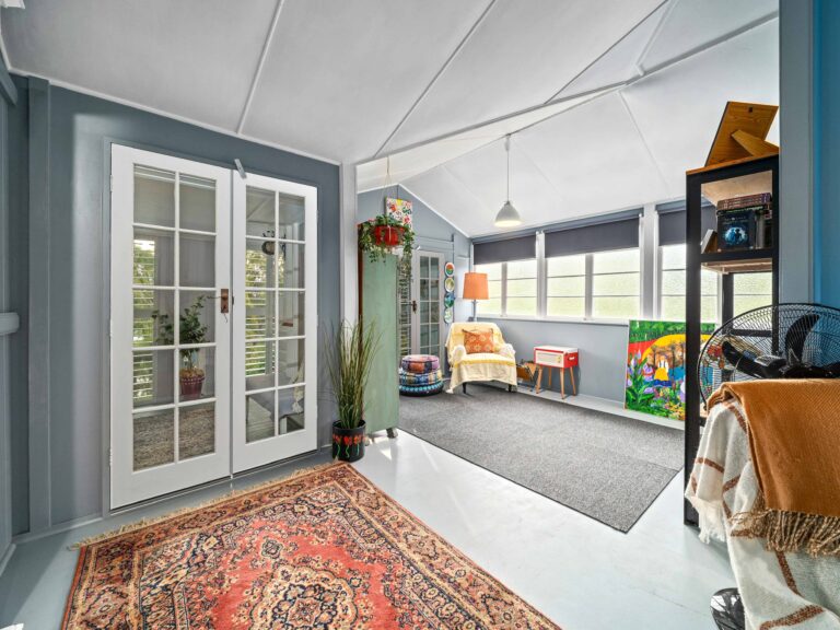 House-R2-3994835