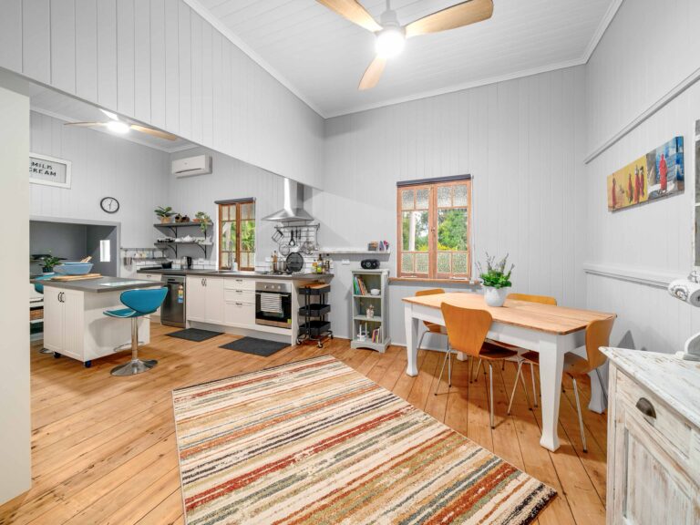 House-R2-3994835