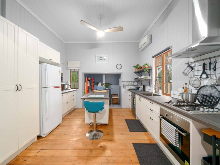 House-R2-3994835